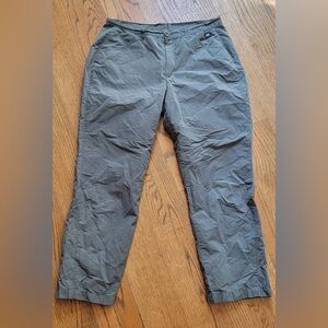 Helly Hansen Cropped lightweight capris pants size large Green